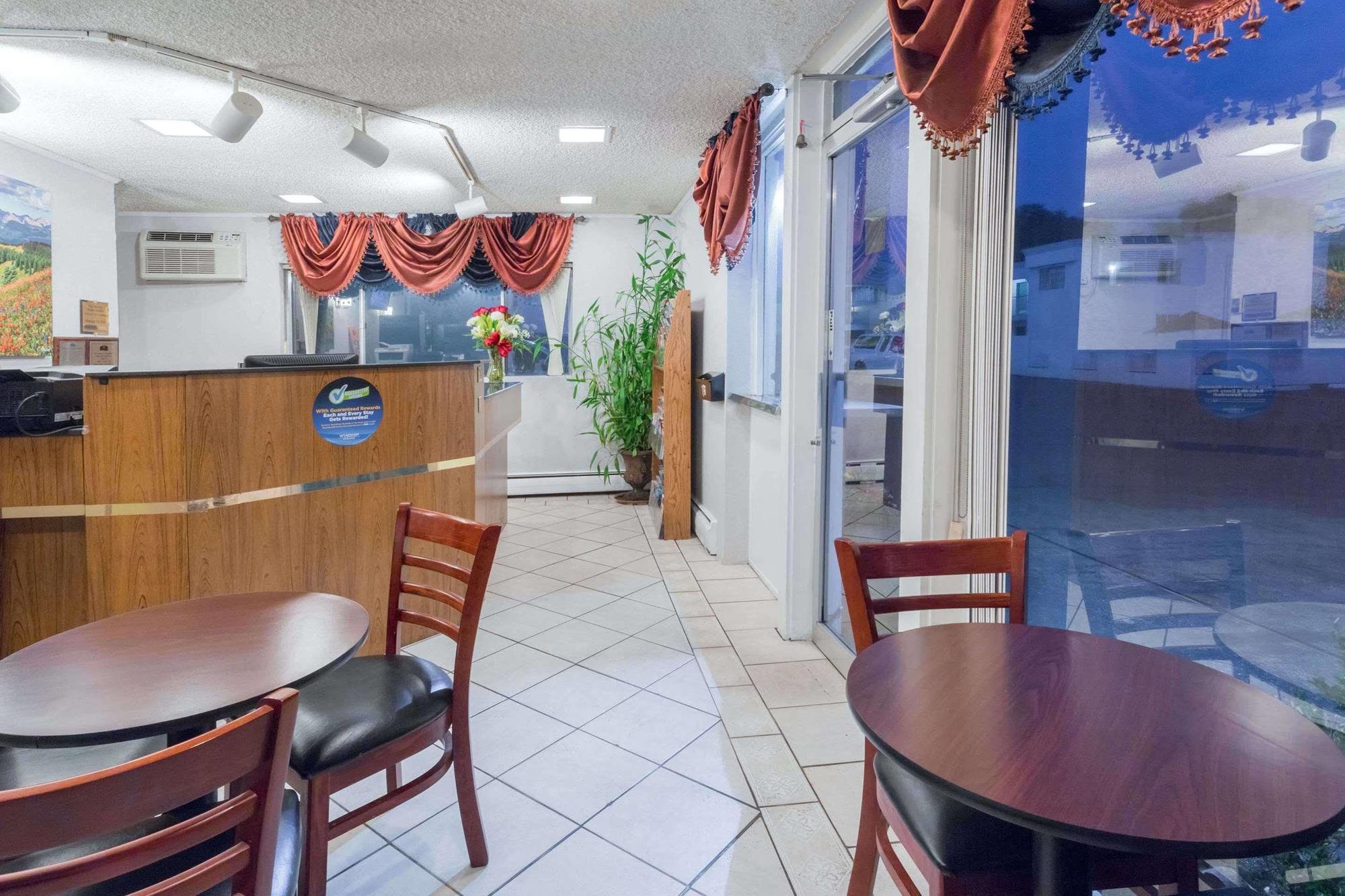 Howard Johnson By Wyndham Colorado Springs Zewnętrze zdjęcie